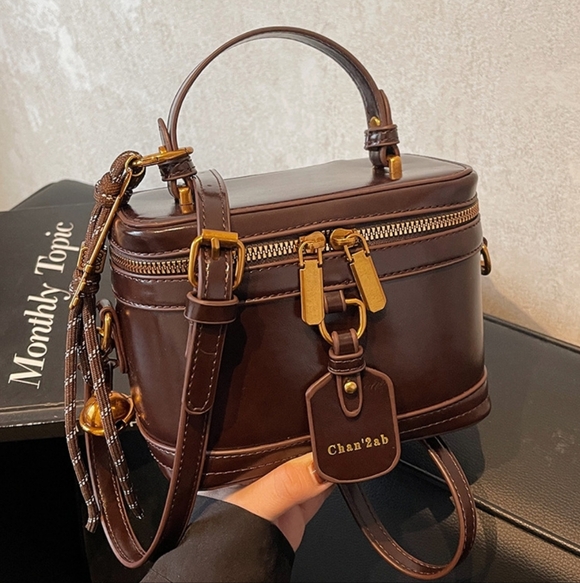 Brown Leather Handbag Retro Style Boxy Crossbody Bag